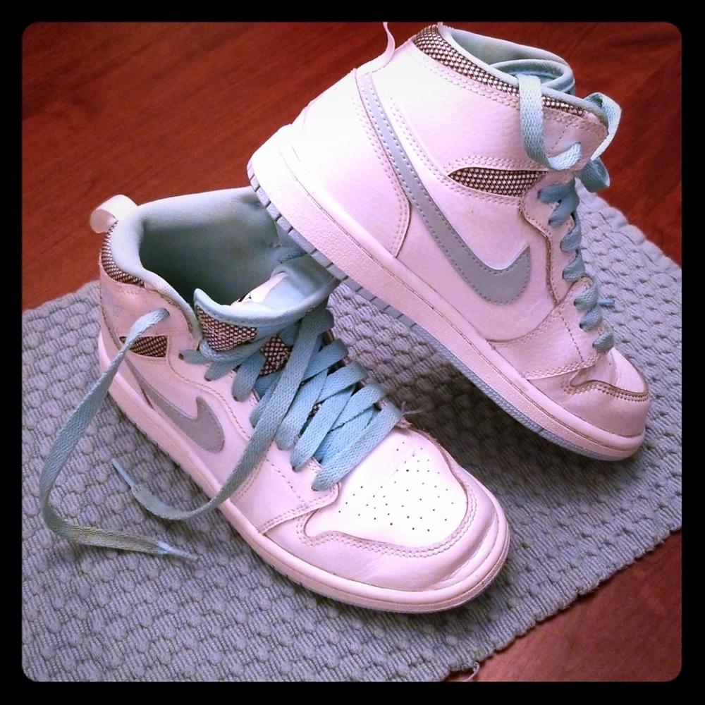 Size Y2 White/Mint green/bluish Nike Air Jordans